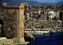 CPM Le Carrefour du Monde Marseille le vieux port et le Fort Saint Jean 