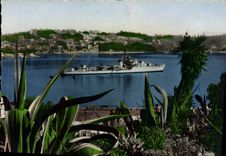 CPM Villefranche sur Mer la rade et vue sur le Cap Ferrat Bateau