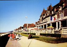 CPM La Cote Fleurie Cabourg Calvados la Plage des Fleurs la Digue 