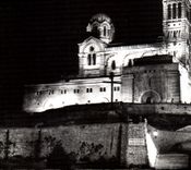 CPM Le Carrefour du Monde Marseille Basilique de la Garde la nuit 