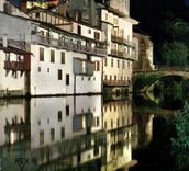 CPM St Jean Peid de Port B P l'Eglise et les vieilles Maisons sur la Nive la nuit 