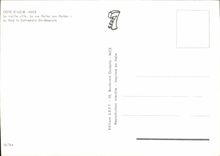 CPM Cote d'Azur Nice La Vieille Ville le rue Halles aux Herbes au fond la Cathedrale Ste Reparate 