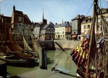 CPM Couleurs et lumiere de France la luxuriante Normandie Honfleur Calvados Bassin de la Lieutenance