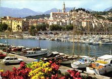 CPM La Cote d'Azur Inoubliable Menton Le Port et la Vieille Ville 
