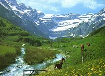 CPM Gavarnie Le Chemin du Cirque Linge le Gave 