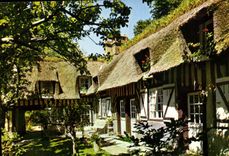 CPM Chaunieres Normandes la Maison des Pecheurs Houlgate 