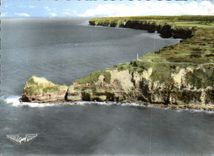 CPM La France vue du ciel Grandcamp les Bains Calvados Pointe du Hoc 