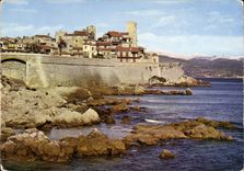 CPM Les Sites Merveilleux de la Cote d'Azur Antibes Les Vieux Remparts 
