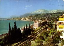 CPM La Cote d'Azur Miracle de la Nature Menton Alpes Maritimes Vue generale sur la Chaine des Alpes 