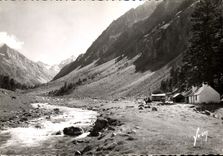CPM Env de Cauterets Hautes Pyrenees Vallee de Lutour Hotellerie de la Fruitiere 