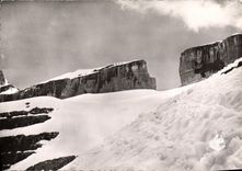 CPM Les Pyrenees Gavarnie La Breche de Roland 