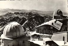 CPM Les Pyrenees Observatoire du Pic du Midi les deux coupoles et la Choine des Pyrenees 