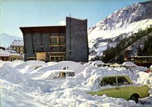 CPM Bareges Le Casino sous la neige Automobile