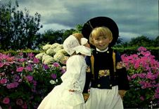 CPM Sourire de Bretagne Couple d'Enfants en Costume de Cornouaille 