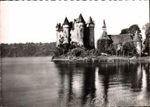 CPM Bort les Orgues Le Chateau de Val dans le Lac artificiel du Barrage 