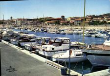 CPM La Ciotat Le nouveau port Bateaux de peche