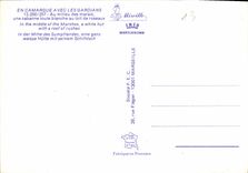 CPM En Camargue Avec les Gardians Au Milieu des Marais une cabanne toute blanche au toit de roseaux 