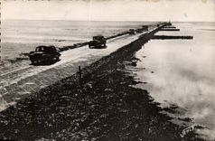 CPM Ile de Noirmoutier Passage du Goa Route Carrossable a Maree Basse Reliant l'Ile au Continent Aut