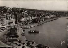 CPM Trouville Calvados Vue generale sur la Touques et les quais 