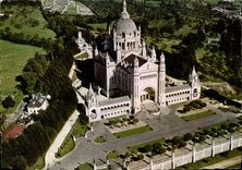 CPM Lisieux Calvados La Basilique 