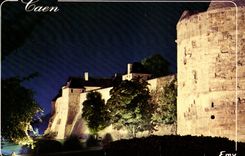 CPM Caen Calvados Les Remparts du Chateau 