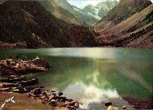 CPM Cauterets HP Le Lac de Gaube et le Vignemale 