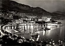 CPM La Cote d'Azur Monte Carlo Vue de Nuit Bateaux