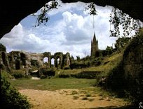 CPM Saintes les Arenes Gallo Romaines 1er et 2eme siecle au Fond l'eglise St Eutrope XI siecle 