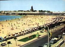 CPM La Cote de Beaute Royan Charente Maritime la Grande Conche et sa magnifique plage de Sable 