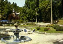 CPA Bagnoles de l'Orne Orne le jardin de thermes et l'allee de Dante 