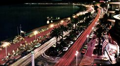 CPM La Cote d'Azur Nice La Promenade des Anglais la nuit 