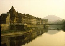 CPM Besancon Doubs le Doubs et le quai Vauban 