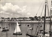 CPM Saint Quay Portrieux le Port a maree haute Bateaux de peche