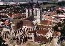 CPM Noyon Oise Vue aerienne la Cathedrale 