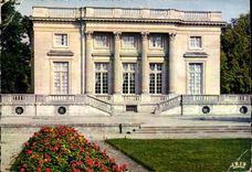 CPM Versailles S et O Le Petit Trianon Facade sur le Parc 
