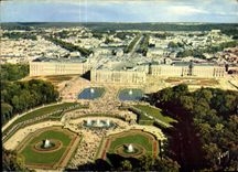 CPM Chateau de Versailles S et O Vue aerienne du Parc et du Chateau 