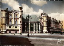 CPM St Germain en Laye S et O Le Chateau et sa chapelle 