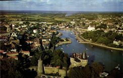CPM Pornic Vue du Chateau et sur le port 