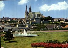 CPM Chartres Eure et Loir La Cathedrale depuis le jardin de la route d'Ablis 