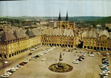 CPM Charleville Mezieres Ardennes La Place Ducale 