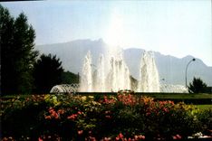 CPM Aix les Bains Savoie A l'entree de la ville une belle fontaine 
