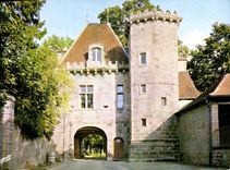 CPM Bourbonne les Bains Haute Marne Le Donjon du Chateau 