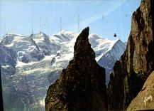 CPM Massif du Mont Blanc Haute Savoie Arrivee de la Benne du Brevent et le Mont Blanc 