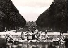 CPM Versailles et ses Merveilles Parc du Chateau Le bassin d'Apollon 