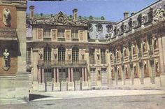 CPM Chateau de Versailles La cour de marbre 