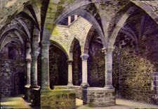 CPM Ile Saint Honorat Cloitre inferieur du Monastere fortifee 