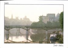 CPM Paris La Seine le Pont des Arts le Pont Neuf 