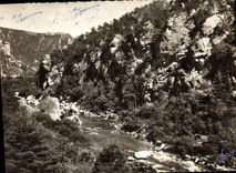 CPM Gorges du Tarn Les Vignes Lozere Le pas de Souci vu du belvedere 