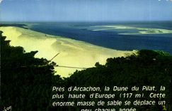 CPM Baie d'Arcachon Gironde la dune du Pilat la plus haute d'Europe au fond a droite le Banc d'Argui
