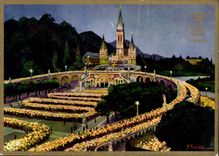 CPM Lourdes la Basilique Illuminee et la Procession aux Flambeaux 